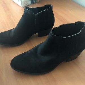 black booties